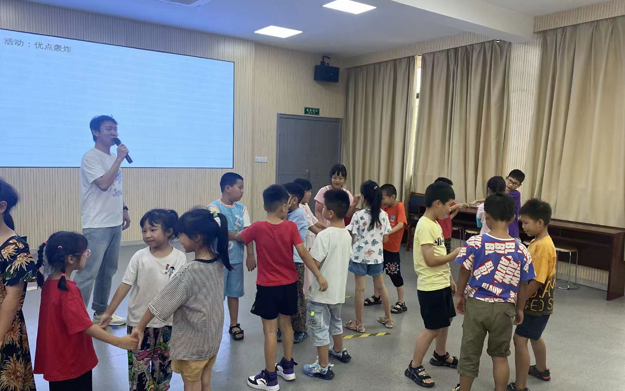 微山龙观乡中心学校